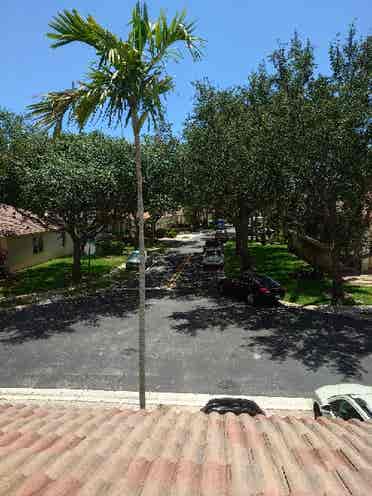 exclusive room in Pembroke Pines