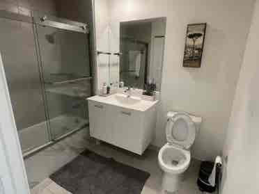 Miami (Downtown Doral) rooms avail.