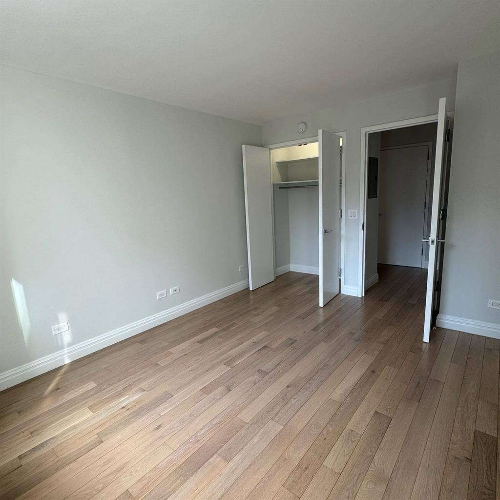 Private Rooms For Rent in Midtown