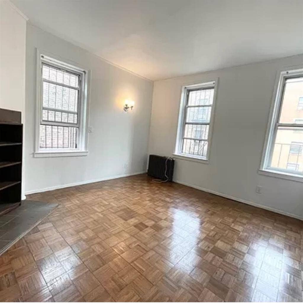 Gorgeous large bedroom UWS