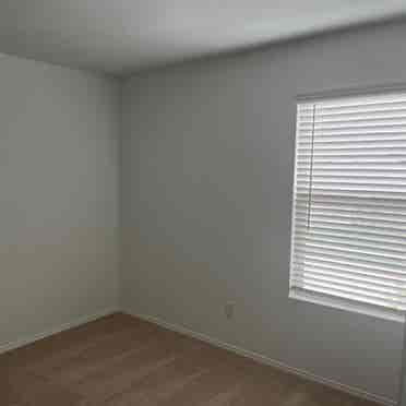 Room open in South Fort Worth