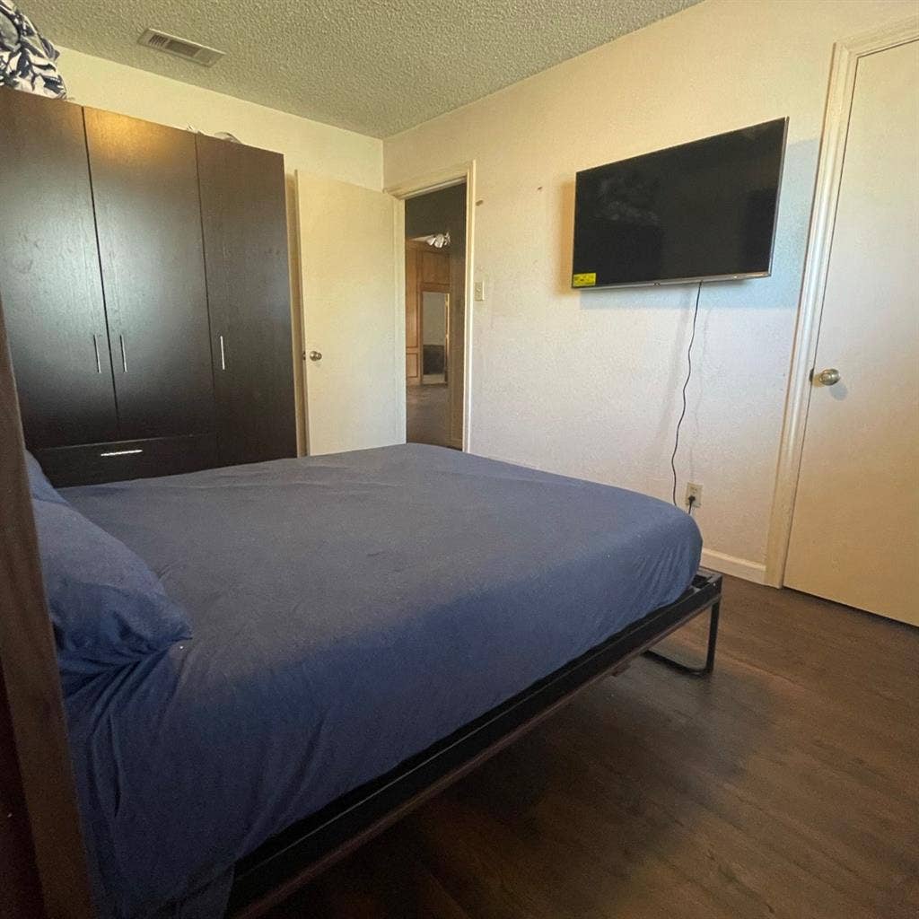 Carrollton RoomforRent (male only)