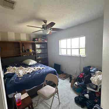 Looking for a roommate
NEAR UTSA