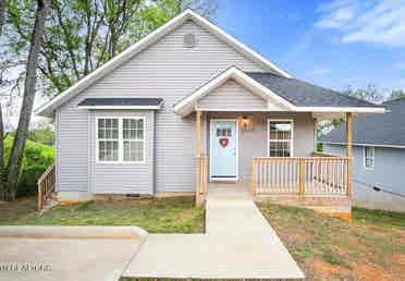 Modern house near Knoxville