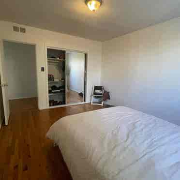 Spacious Open Room in WeHo