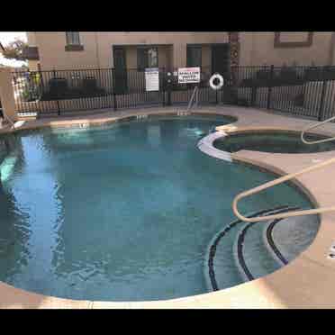 Condo Bed/Bathroom w Pool & Hot Tub