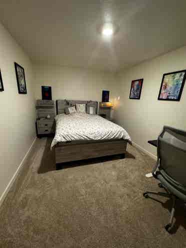 Hottest Cozy Room in Commerce City!