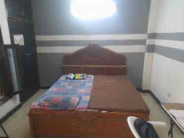 Need room mate urgently