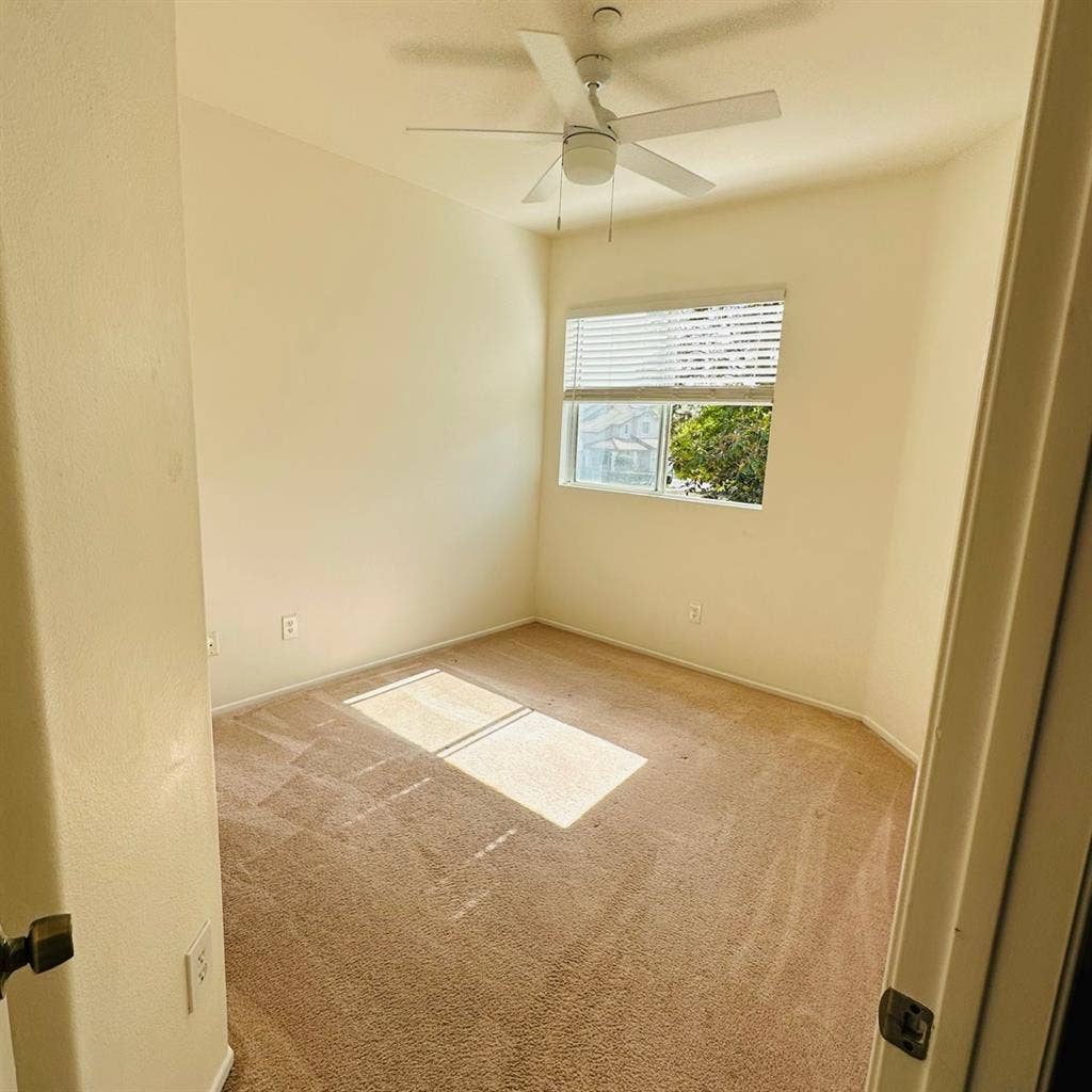 Room for rent in Simi valley