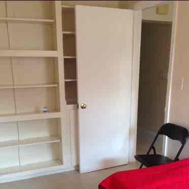 Room in New Hyde Park.available