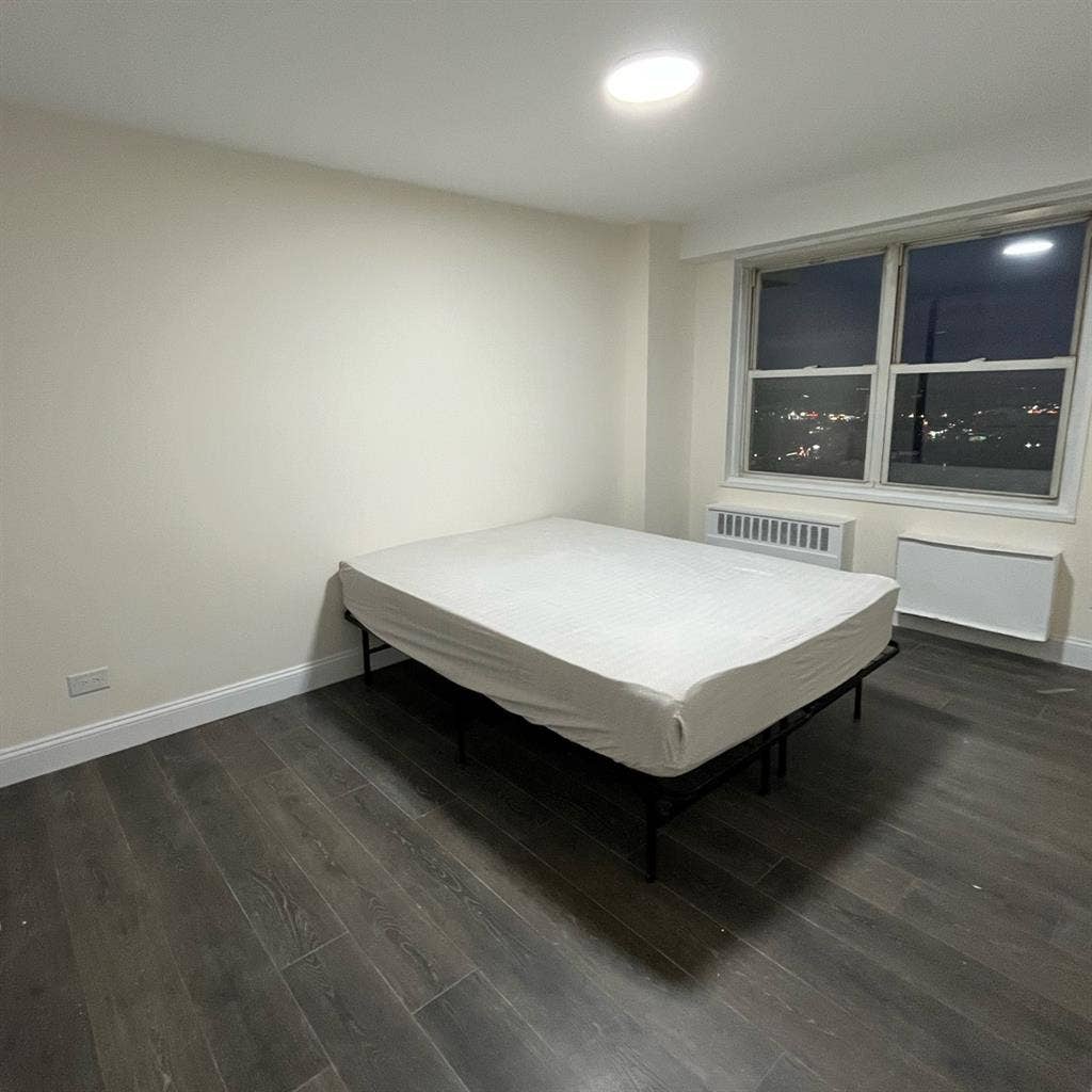 Spacious City View Room