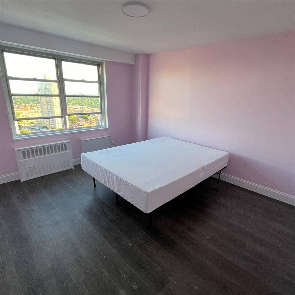 Beautiful Spacious City View Room