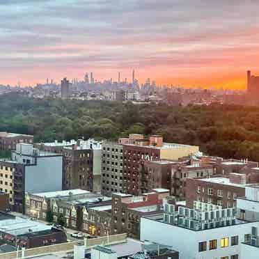 Beautiful Spacious City View Room