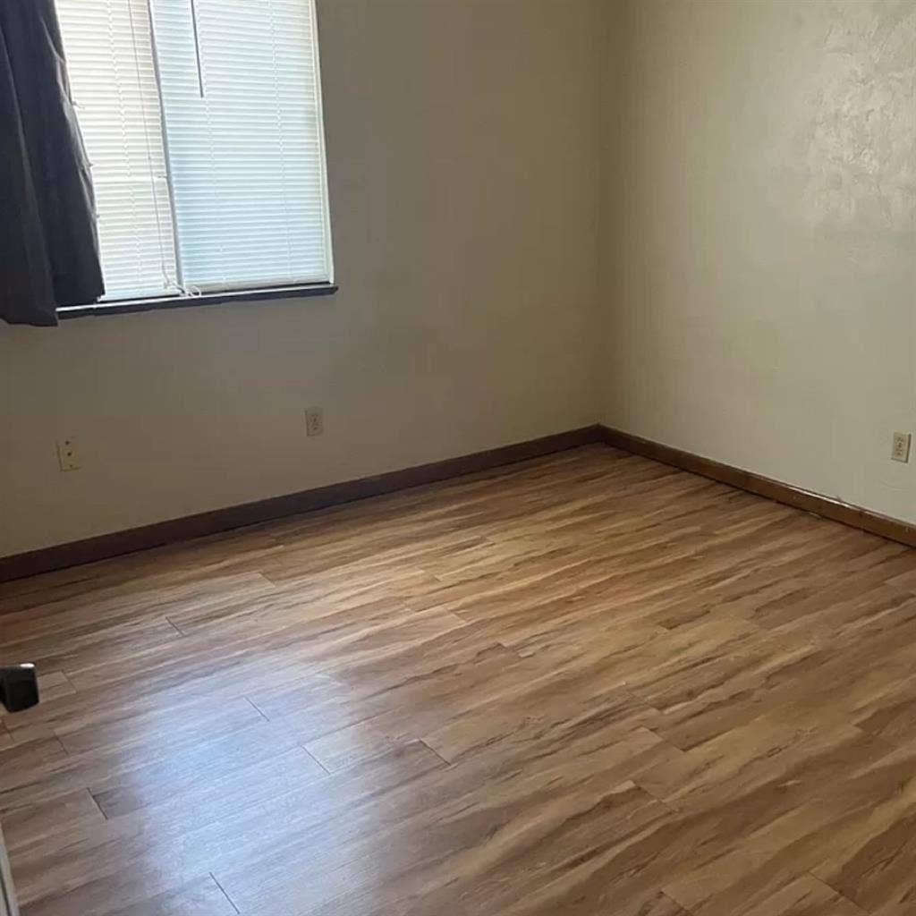 Looking for a roommate! In Midtown!