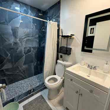 Luxury bedroom share bathroom MIA