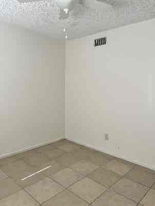 Palmdale Room For Rent