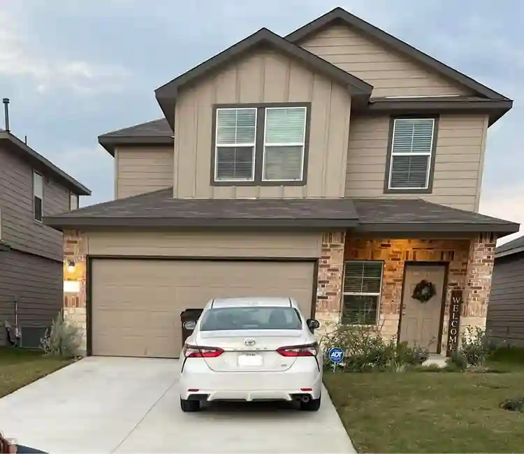 Looking for a
Roommate