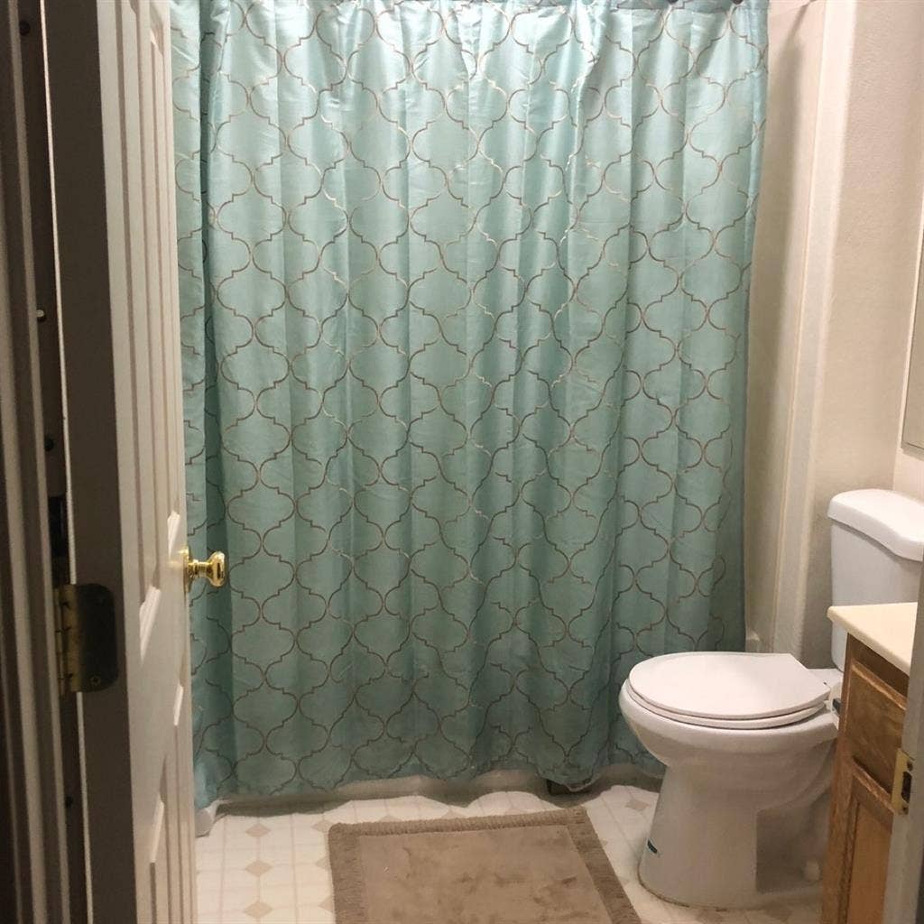 1 bedroom shared bathroom for rent