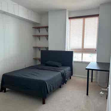 Looking for a female roommate