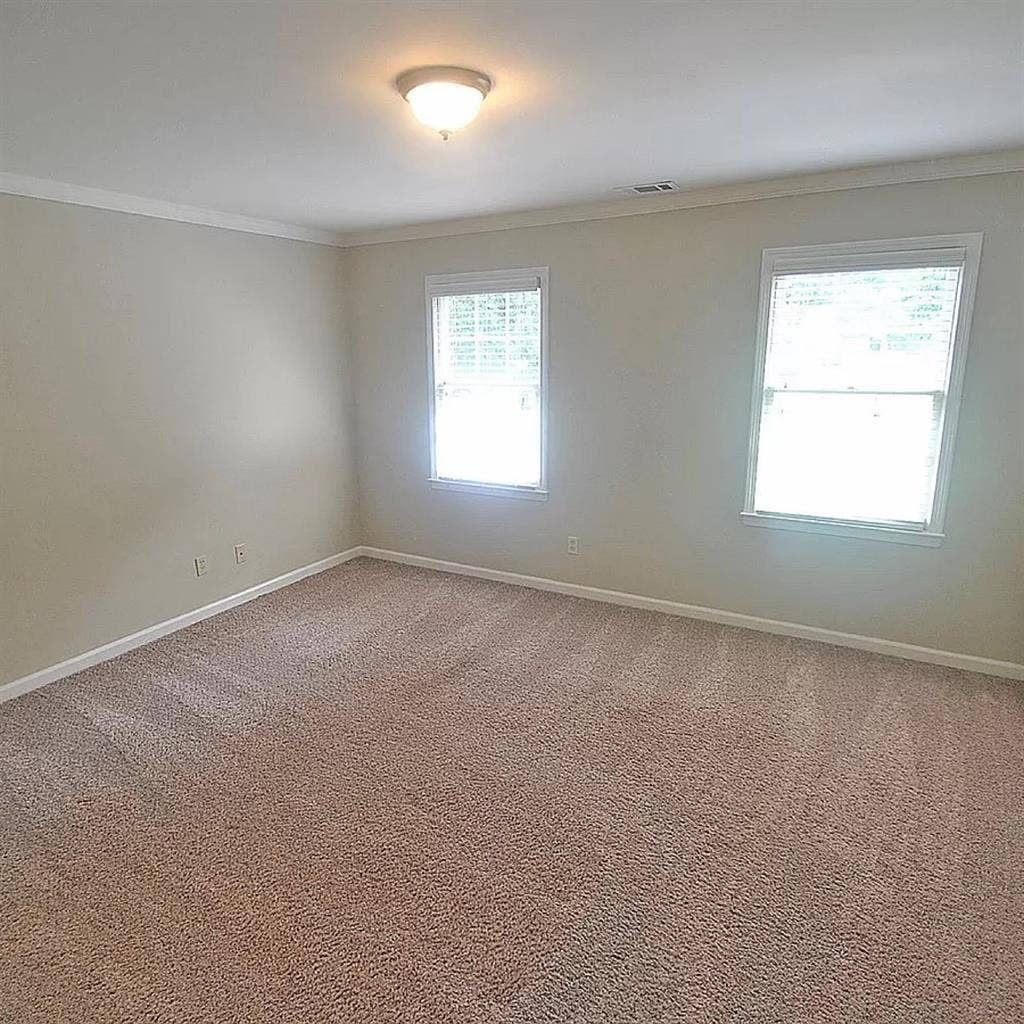 1 Large Bedroom with Walk-In Closet