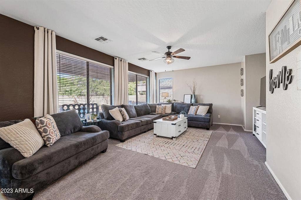 Queen Furn. Sm. Room, 2-Story House