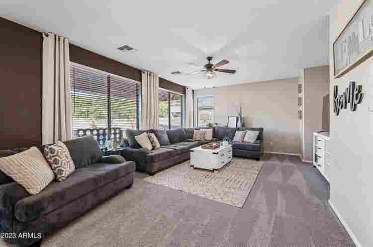 Queen Furn. Sm. Room, 2-Story House