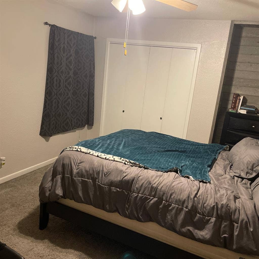 Master bedroom for rent