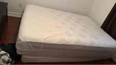 Looking for 
ROOMMATES
