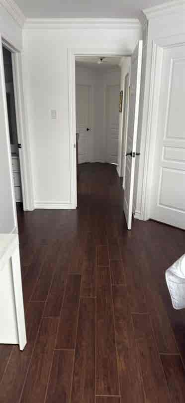 Looking for 
ROOMMATES