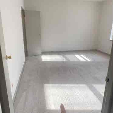 Spacious Top Floor apt near Drexel