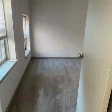 Spacious Top Floor apt near Drexel