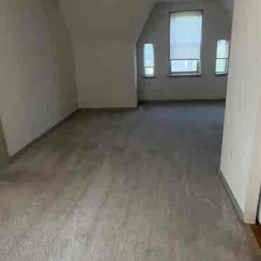 Spacious Top Floor apt near Drexel