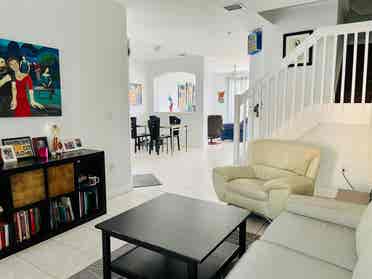 Renting Room with private BR -Doral