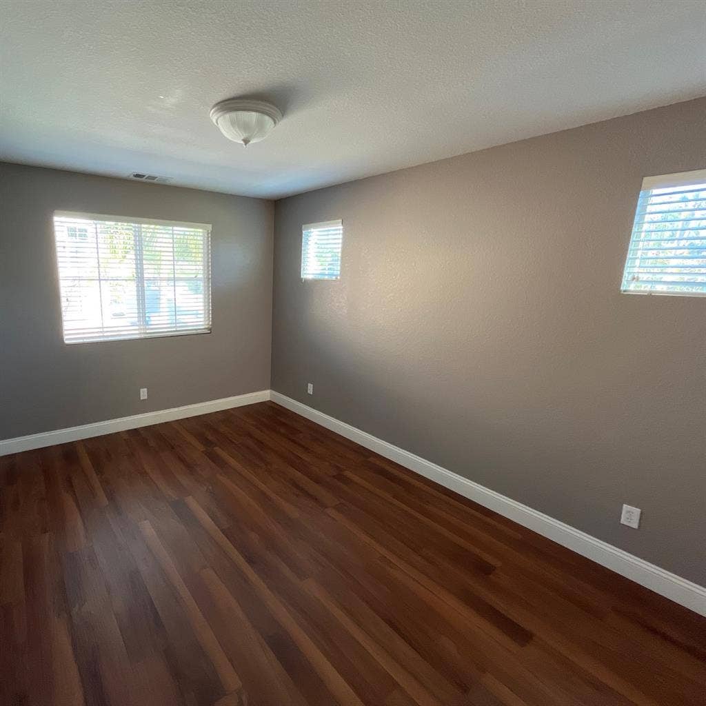 Room in Oceanside for rent