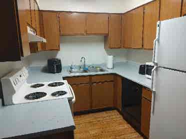 Looking for roommate to split rent