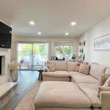 Great house in Tarzana!