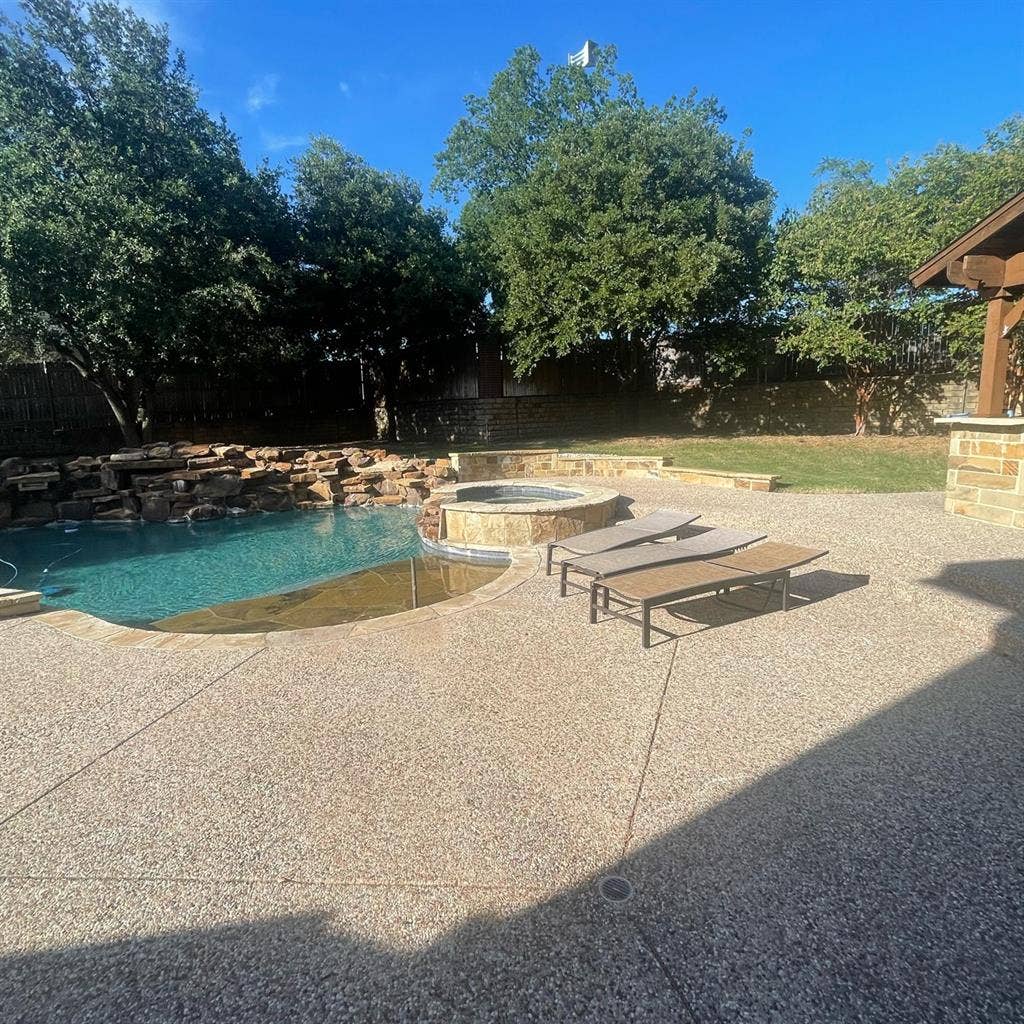 Two Beautiful Rooms w/ Pool avail