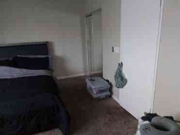 Spacious 2 bedrooms and 2/bathrooms