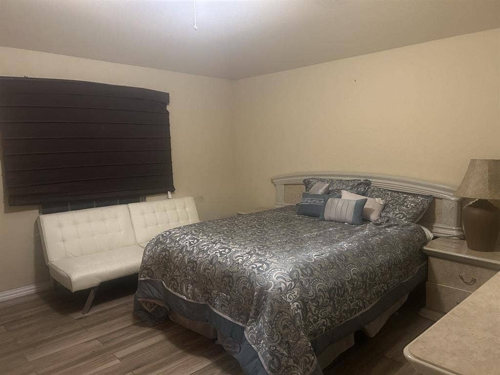 Mesquite rooms for rent, men only