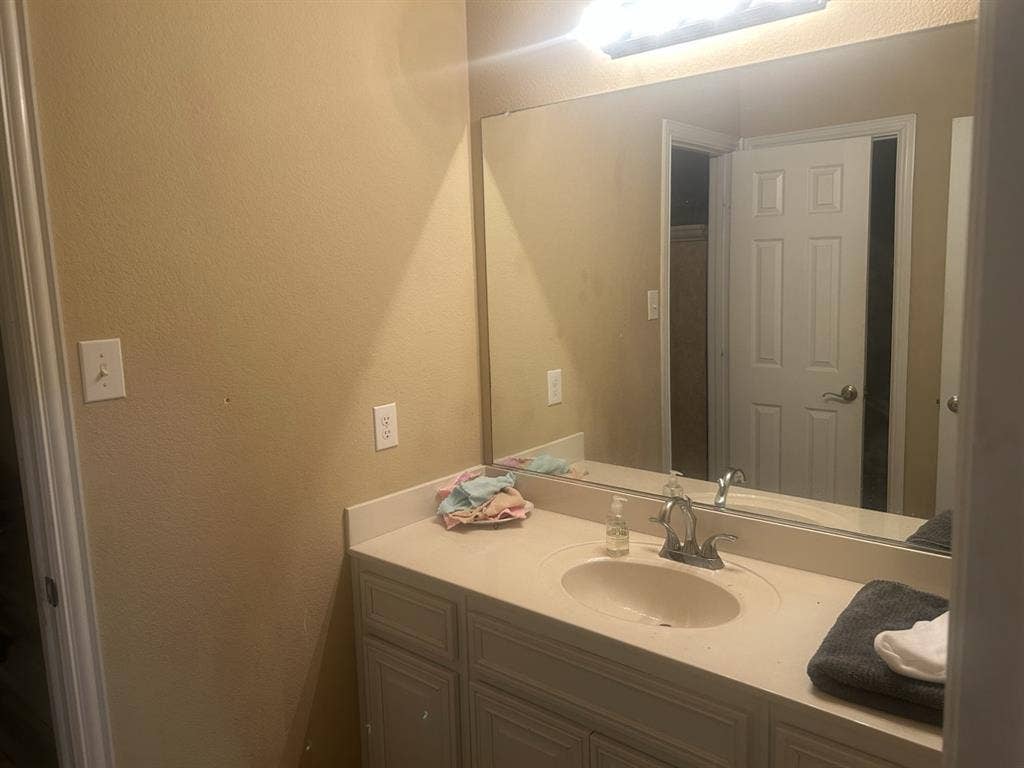 Mesquite rooms for rent, men only