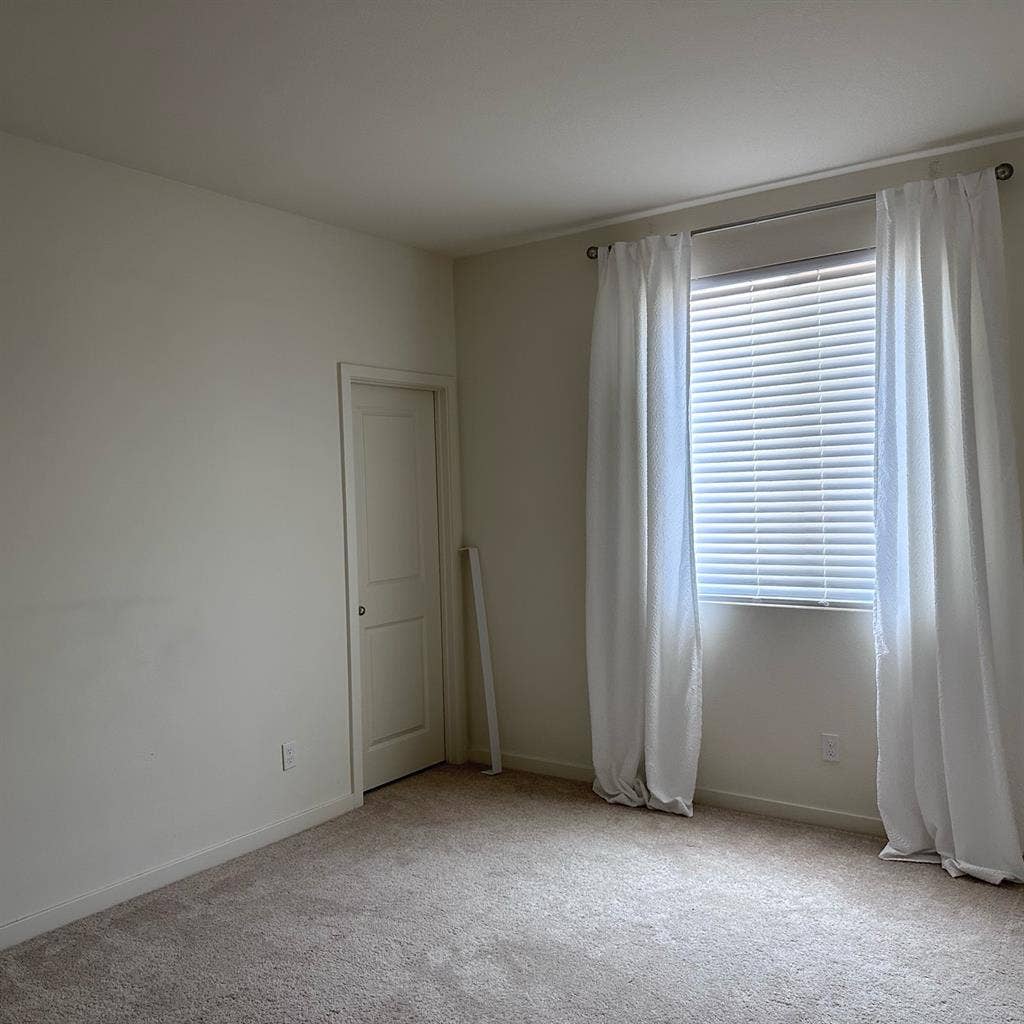 Spacious Room with Walk-In Closet a