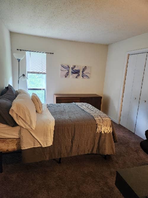 Looking for a roommate in Pineville