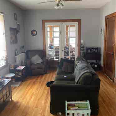 2 Rooms for rent in September