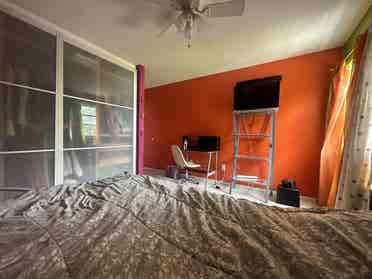 LARGE MODERN ROOM FARMINGTON HILLS