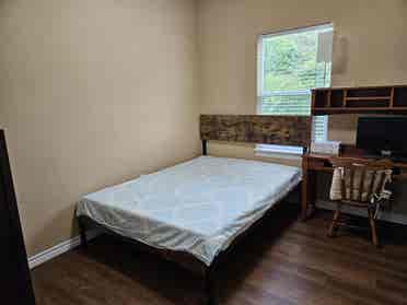 2 Rooms for rent near Galveston