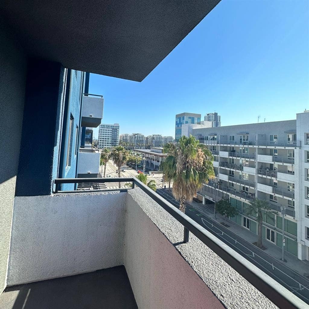 Private bed/bath in 2bed Apt (DTLB)