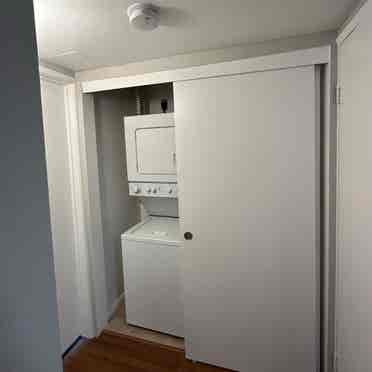 Private bed/bath in 2bed Apt (DTLB)