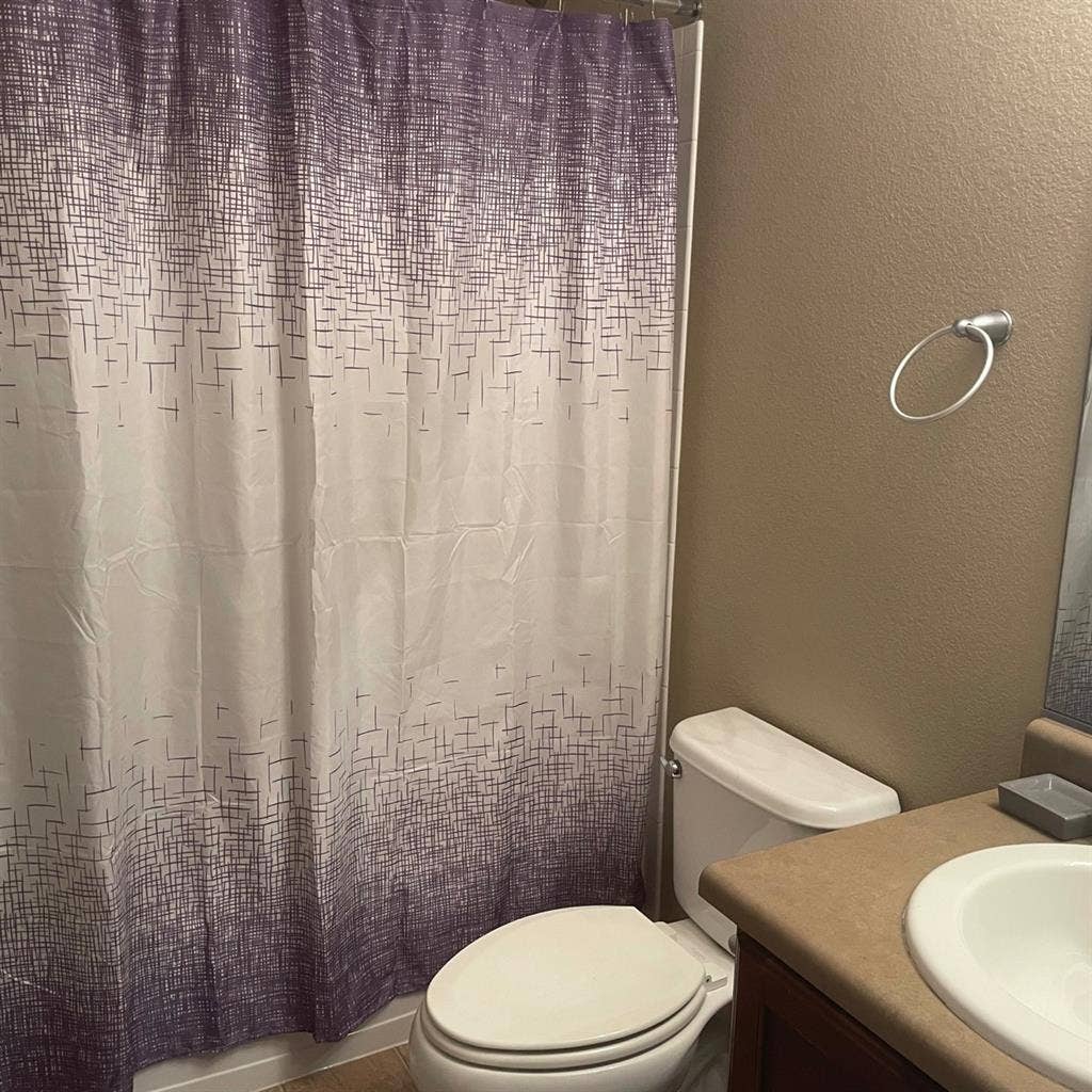 Room available with shared bathroom