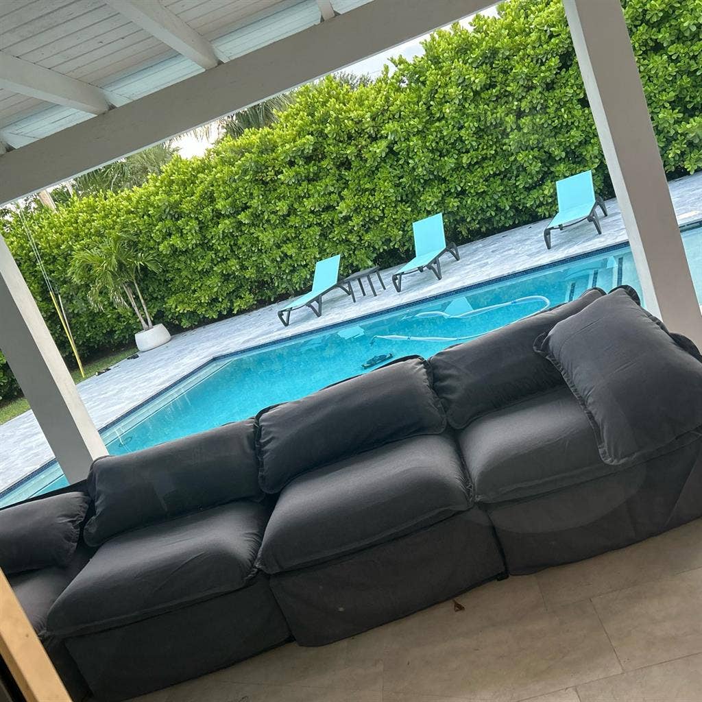 Miami House-room for rent