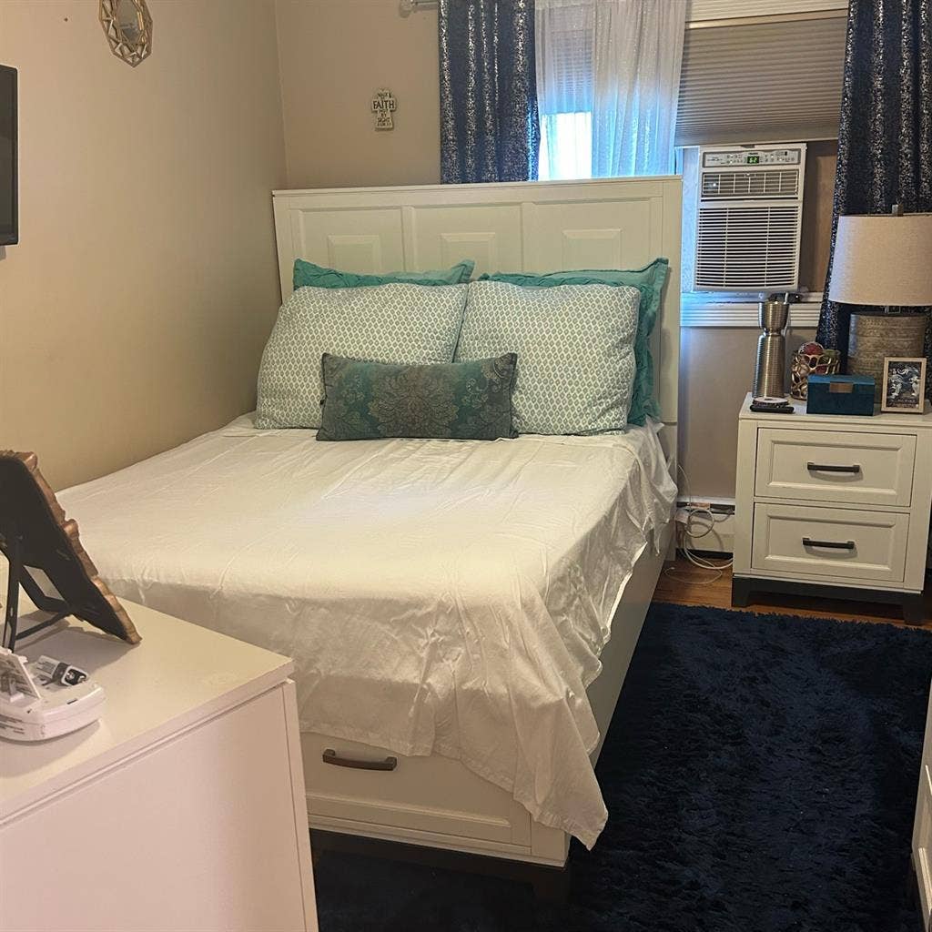 Room availablee